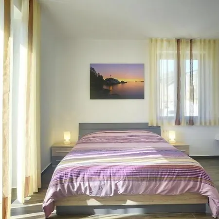 Mit Privatem Pool Nur 1 Km Bis Zum Mit Klima, Wlan, Sonnenliegen, Grill Holiday home *