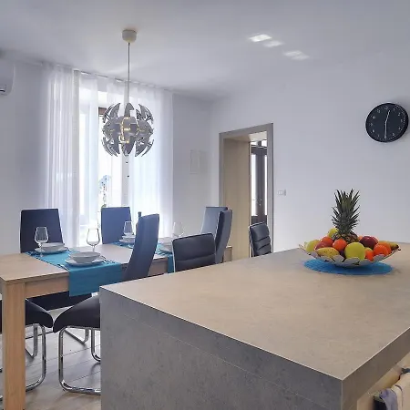 Holiday home Mit Privatem Pool Nur 1 Km Bis Zum Mit Klima, Wlan, Sonnenliegen, Grill *
