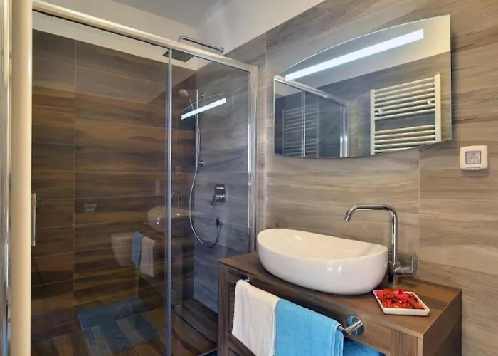 Mit Privatem Pool Nur 1 Km Bis Zum Mit Klima, Wlan, Sonnenliegen, Grill Ližnjan